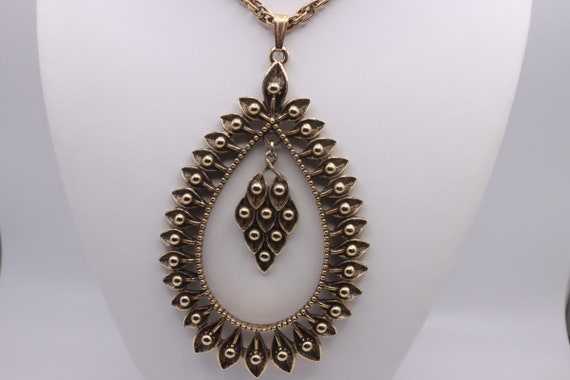 Sarah Coventry 22 Inch Necklace Tear Drop Necklac… - image 2