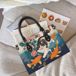 Cat Koi Fish Art Einkaufstasche - Japanisch inspirierte PU-Leder-Handtasche mit Katze & Blumenhandtasche | Große Kapazität Japan Umhängetasche für Frauen