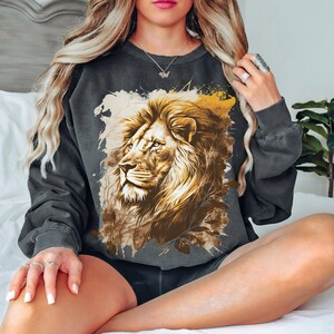 Lion sweatshirt, wild animal pullover, Jungle animal sweater, majestic lion sweatshirt, african tribal sweatshirt, safari animal jumper
