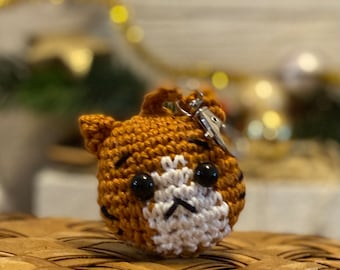 Cat crochet keychain last minute gift Christmas red cat instructions