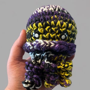Nonbinary pride jellyfish amigurumi