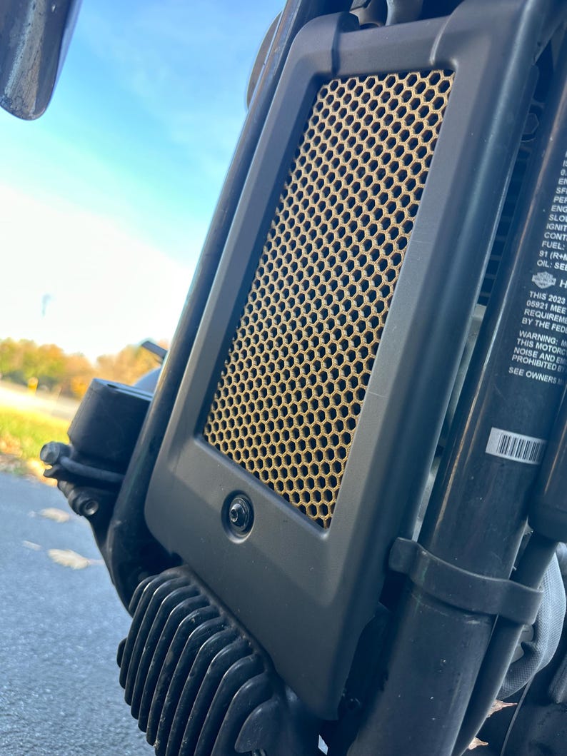 Softail oil cooler screen