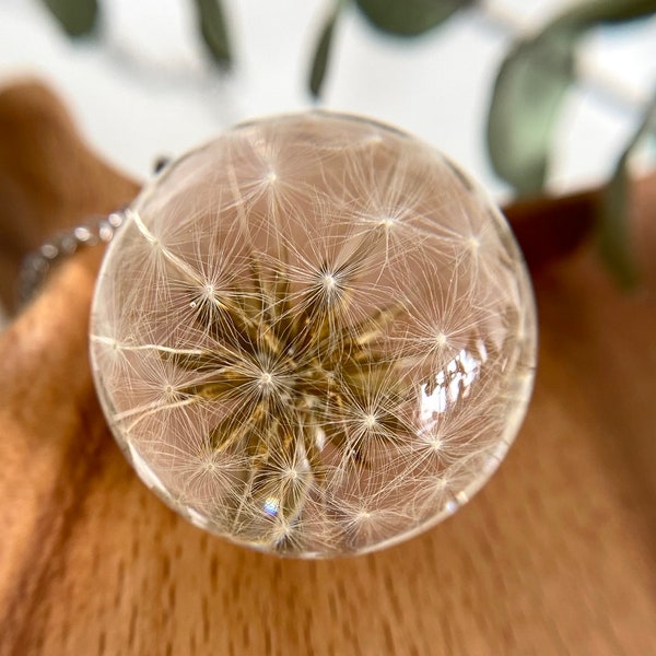 Dandelion necklace, dandelion jewelry, dandelion pendant, dandelion in resin, epoxy resin necklace, epoxy resin pendant, gift for mom