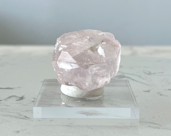 Espécimen de calcita de diamante rosa fluorescente UV Hubei China