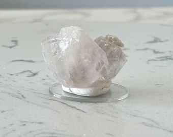 Espécimen de calcita de diamante rosa fluorescente UV Hubei China