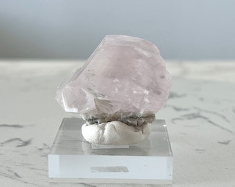 Espécimen de calcita de diamante rosa fluorescente UV Hubei China