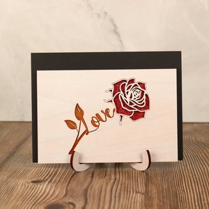 Carte de vœux en bois gravé Rose of Love pour la Saint-Valentin | Cadeaux d’anniversaire romantiques pour lui ou sa | Cadeau de relation à distance