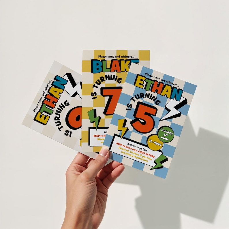 Puede incluir: Tres invitaciones coloridas para una fiesta de cumplea&ntilde;os. Cada tarjeta presenta un nombre, una edad y la frase "is turning". Los dise&ntilde;os incluyen fondos a cuadros, gr&aacute;ficos de rayos y los detalles del evento.