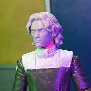 Escultura de cabeza impresa en 3D personalizada de un soldado replicante novato (sin terminar, hecha a pedido)