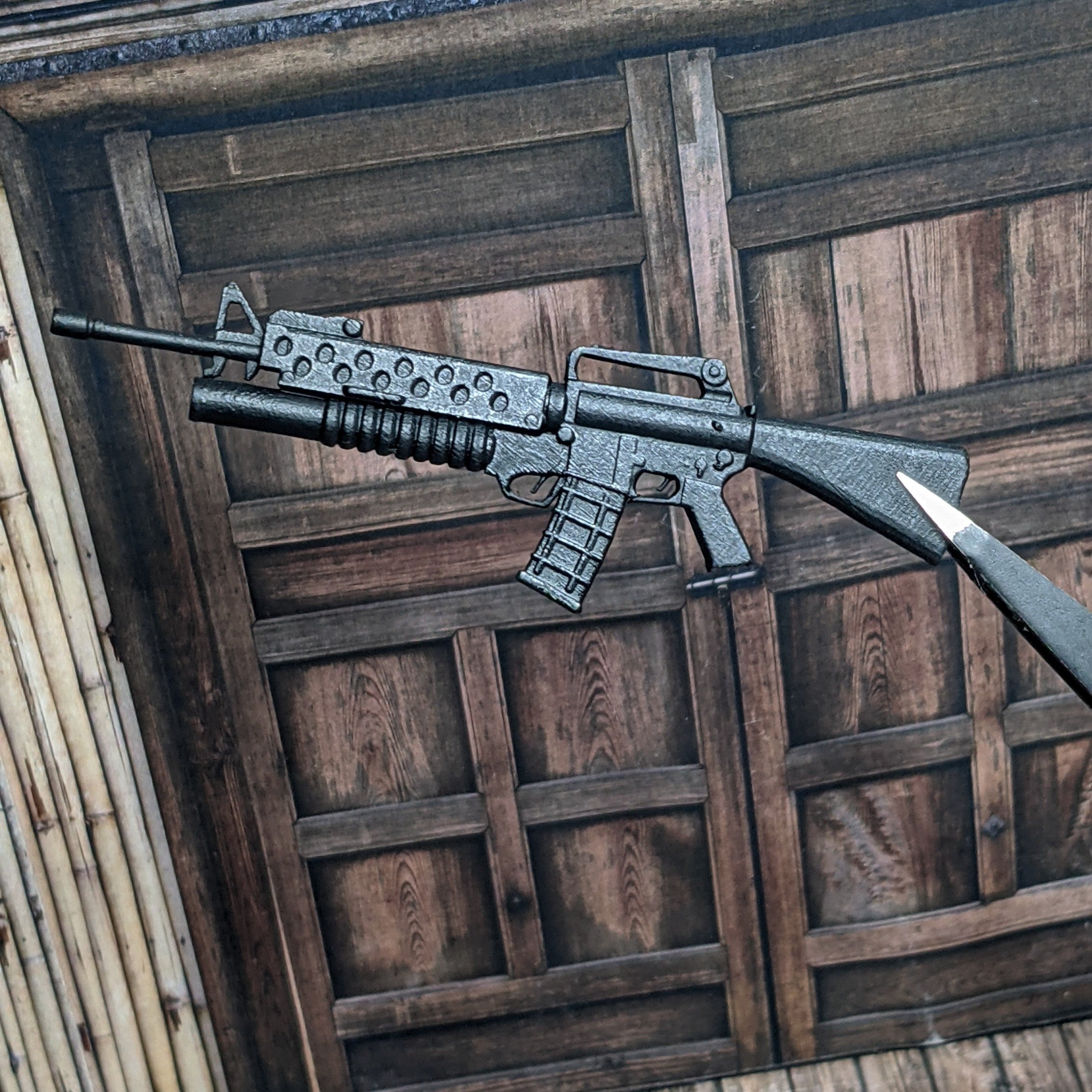 M16 と M203 グレネード ランチャー 1:12 スケール おもちゃ