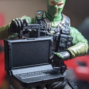 Robuster tragbarer Militär-Computer-Laptop (offenes und geschlossenes 2er-Set) 1:12 Spielzeugzubehör