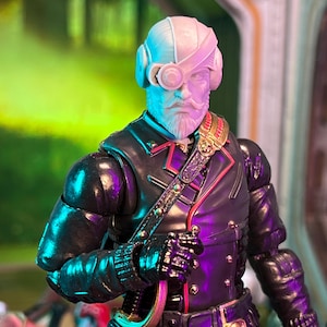 Steel Grenadier General Vulture - Sculpture de tête imprimée en 3D personnalisée (inachevé, fabriqué sur commande)