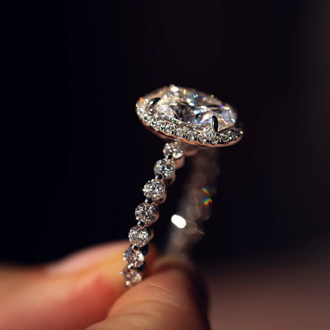 2 CT IGI Certified Lab Grown Diamond Halo Engagement Ring, F/VS1 Oval ...