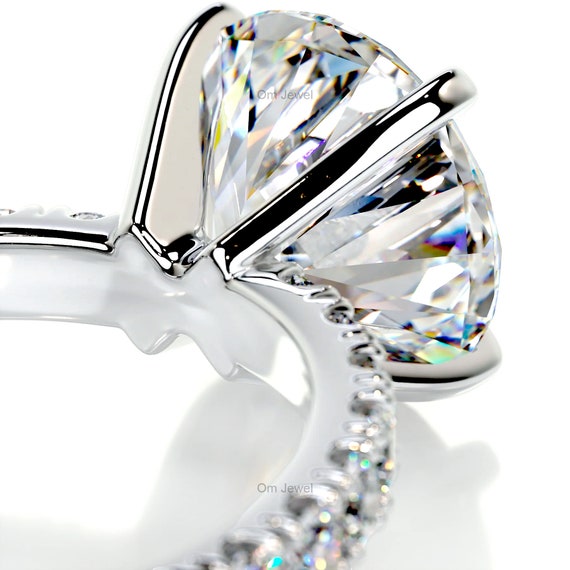 Buy Lab Grown Diamond Engagement Ring, Round Cut Diamond
