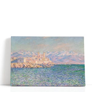 Dipinto di Claude Monet – Il Forte di Antibes, 1883 / Stampe di pareti panoramiche di montagne frastagliate e fortezze architettoniche per interni costieri