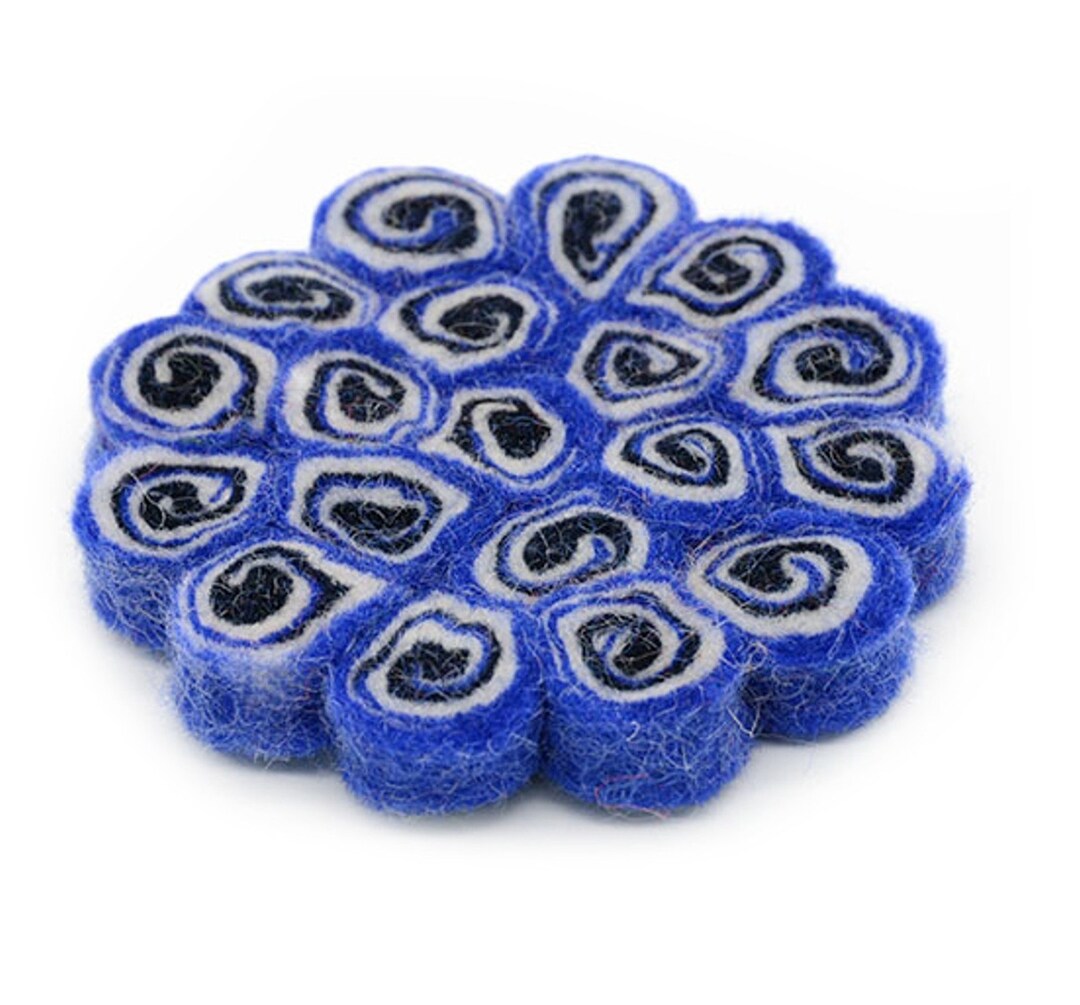 MEDOYOH Bulleye, set di 4 sottobicchieri per bevande antiscivolo, lavabili e divertenti, resistenti al calore, per caffè, birra, vino, bottiglia per casa, pub bar, 4 colori