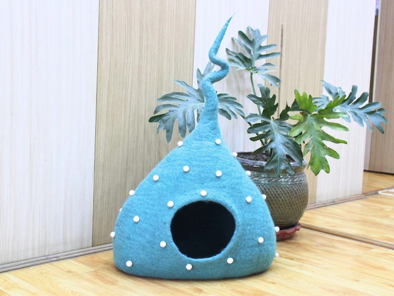 large cat cave