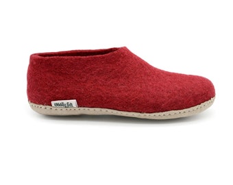 Maroon Indoor Slippers Shoes- Wool Shoes: Handmade, Soft & Cozy- Unisex Slippers- Ideal Gift For Any Occasion
