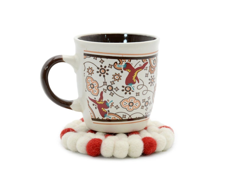 felt-red-and-white-ball-coaster