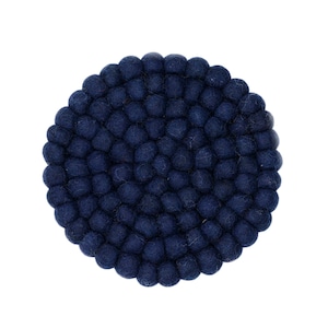 Set med 3 mörkblå filtunderlägg - handgjorda underlägg - runda underlägg: värmetåliga och hållbara - grytunderlägg - inflyttningspresent