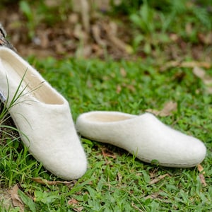 White Handmade Wool Slippers-Indoor Slippers: Soft, Cozy & Non Slip-Felt Wool Shoes-Natural Slipper Made Using Pure Wool With Suede Leather