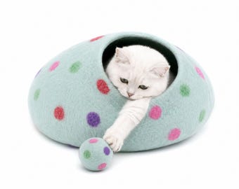 Mint Blue Wool Felt Cat Cave – Polka Dot Pet Bed