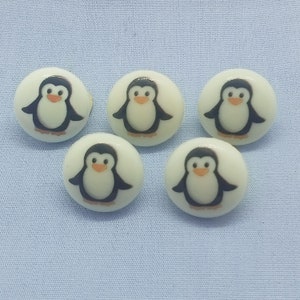 5 x Round Penguin Buttons