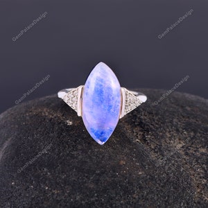 Natural Rainbow Moonstone Ring . Minimalist Ring . Handmade Ring . Statement Ring . Anniversary Gift . Promise Ring . Gift For Women