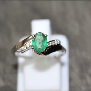 5X7 MM Oval Cut - Natural Emerald And Cubic Zirconia Gemstone Ring - 925 Solid Sterling Silver - Handmade ring Silver Ring Engagement ring