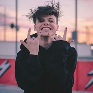 YUNGBLUD Mystery Mini Polaroids