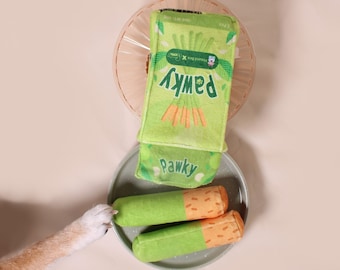 Pawky Crazy Crinkle Crunchy Toy 2本のきしむスティック付き - 抹茶 | 犬へのギフト | 犬のお母さんへのギフト | ホリデーギフト
