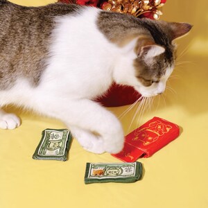 Envelope vermelho da sorte para ano novo, envelope da sorte, brinquedo amassado para gatos, 2 peças | Presente para gatos | Mãe de gatos | Presente de Natal imagem 6