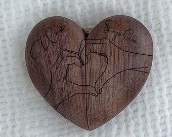 Safeguard Love Stories: Handmade Wooden Heart Ring Box with Bespoke Engravings for Treasured Items