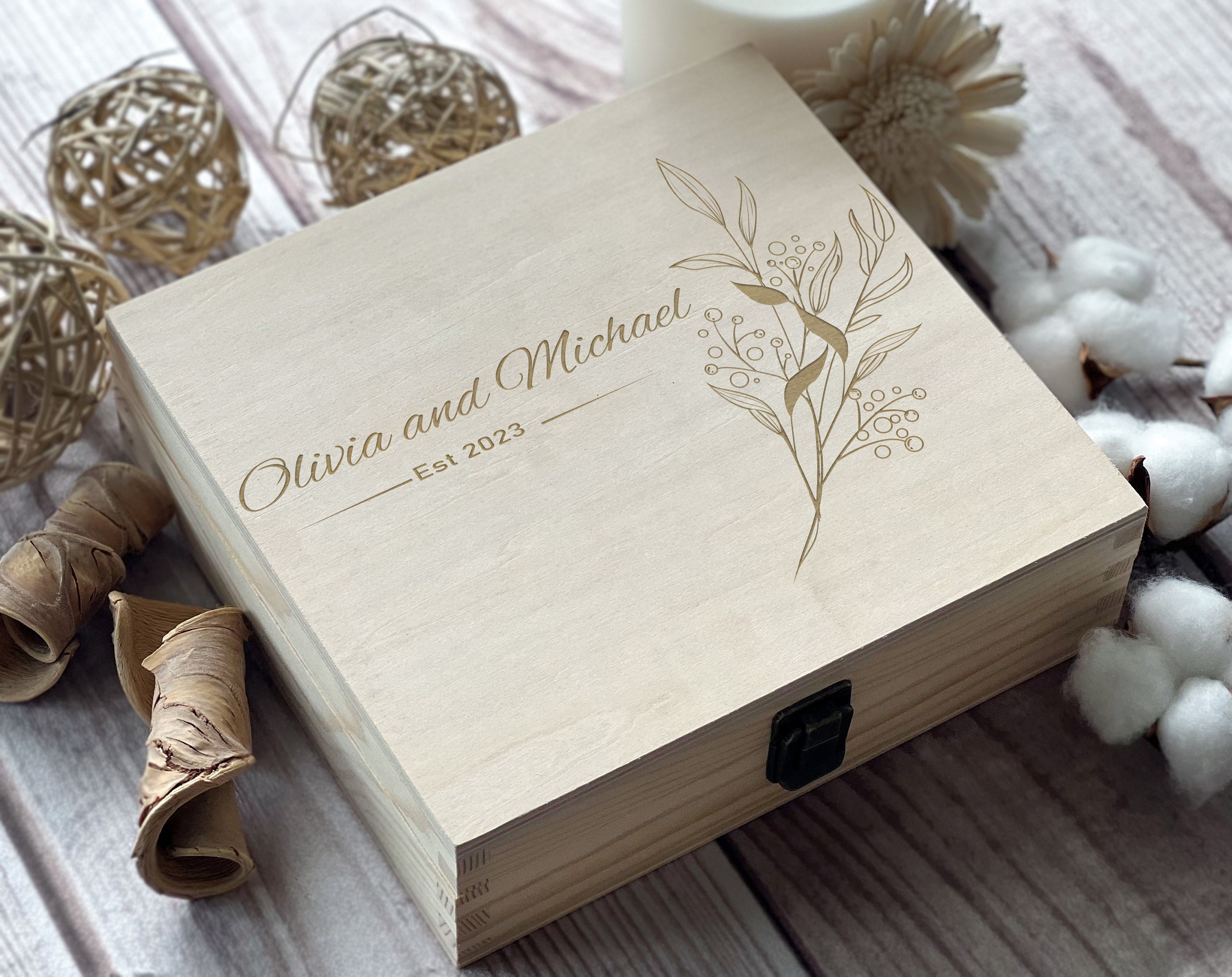 Personalised Wedding Keepsake Memory Box Any wording wreath and flowers