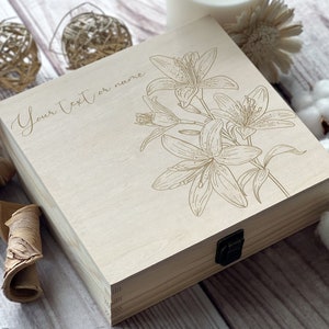 Schönheit Lilie Blume, personalisierte Holzbox für Frauen, Erinnerungsbox, Geschenkbox für Freundin, benutzerdefinierte Boxen, Liebesbox, Andenkenbox Bild 5