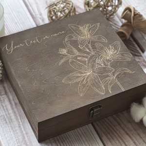 Schönheit Lilie Blume, personalisierte Holzbox für Frauen, Erinnerungsbox, Geschenkbox für Freundin, benutzerdefinierte Boxen, Liebesbox, Andenkenbox Bild 4