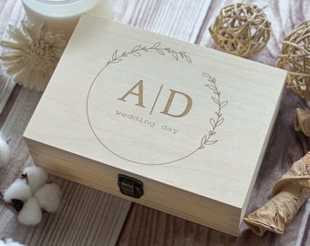 Personalized Wooden Box with Flower Design - Customizable with Names, Date, and Personalized Text - Perfect Wedding or Anniversary Gift