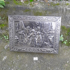 Vintage REMBRANDT biscuit tin or cookie tin 3D embossed made in Holland 1950s  12&quot;x 9&quot;