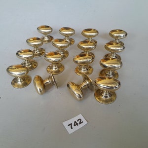16 fabulous quality vintage style oval chunky heavy cast brass oval cupboard knobs or pulls NOT lacquered or coated