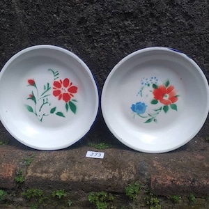 2 vintage enamelware Plates by bumper harvest