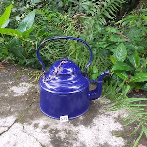 Vintage large cobalt blue enamelware kettle with swing over handle 1940s