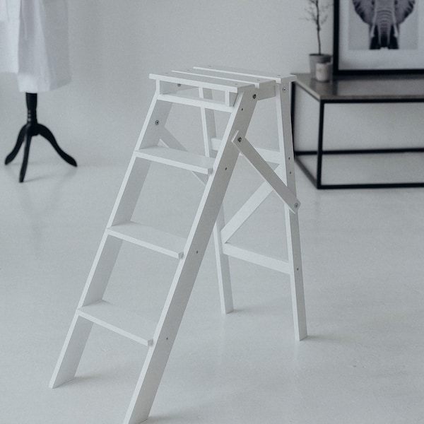 Tabouret échelle, escabeau, escabeau à 4 marches pour la maison, la cuisine et l'intérieur. BLANC