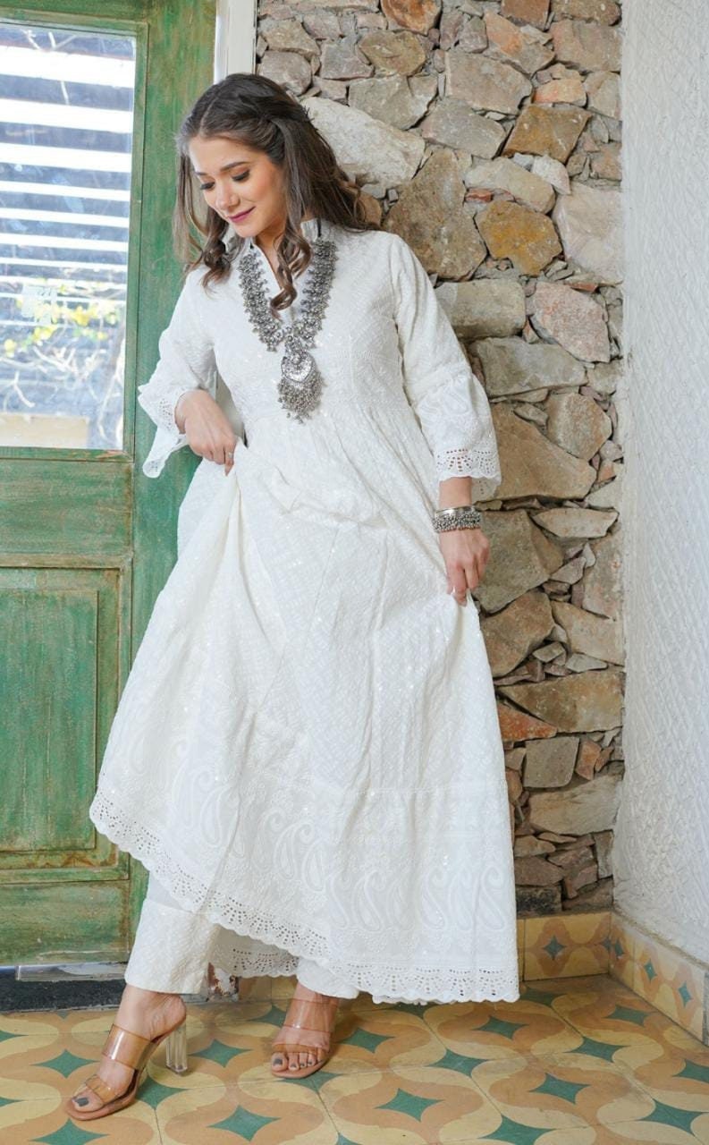 Best lucknowi chikankari Kurti