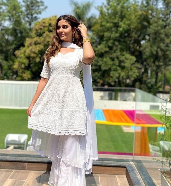 Ria Malhotra in Hand Embroidery Chikankari Long Kurti for Women In Cha -  House Of Kari (Chikankari Clothing)