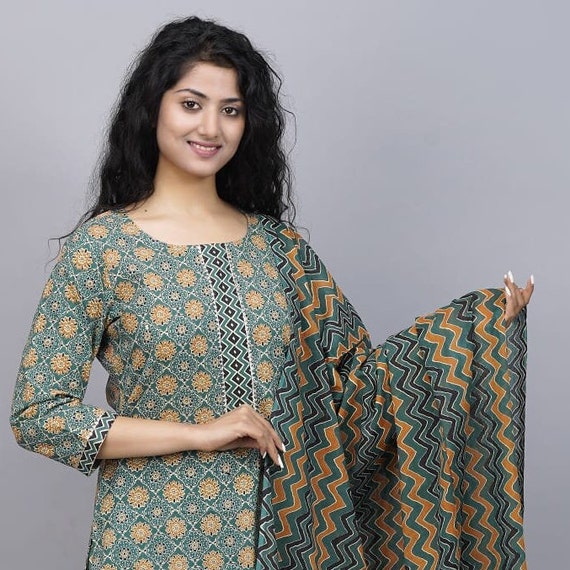 Aggregate more than 109 cotton kurti for girls latest