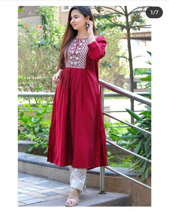 Latest 50 Designs of Mirror Work Kurtis for Women (2022) - Tips and Beauty  | Come vestirsi, Vestiti, Abiti