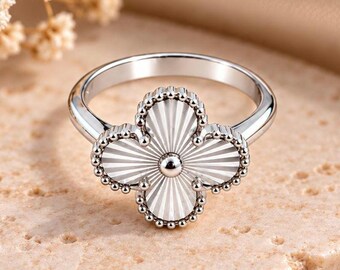 Ring aus 925er Sterlingsilber mit Perlmutt-Kleeblattmotiv, eleganter Ring mit vierblättrigem Kleeblatt, minimalistischer Silberschmuck