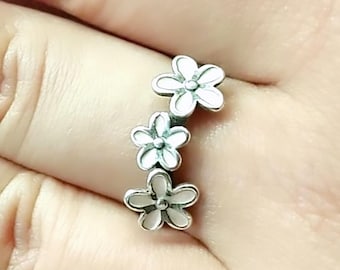 Handmade Enamel Daisy Silver Ring, Minimalist Floral Ring, Gift