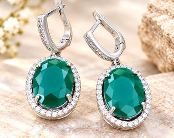 Grüne Achat-Ohrhänger, 925er Sterlingsilber, facettierter ovaler grüner Achat, Pavé-Halo-Ohrhänger mit Edelsteinen, luxuriöser Statement-Schmuck