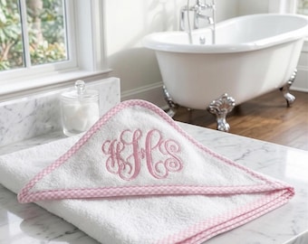 Personalized Hooded Baby Towel – Embroidered Baby Bath Gift